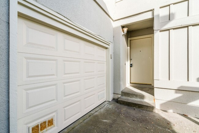 Building Photo - Spacious 3-Bedroom Daly City Home – Prime ...