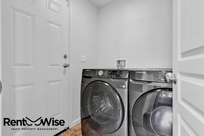 Building Photo - 25425 Huntwood Ave