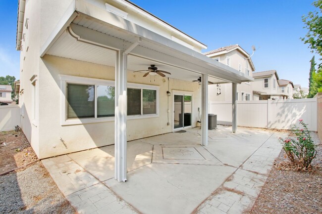 Building Photo - Welcome to Your Perfect 3 Bedroom, 2.5 Bat...