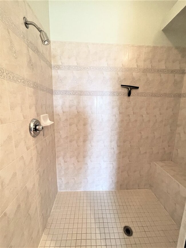 Building Photo - Seasonal Short-Term Rental in Pelican Pointe and Country Club Community!