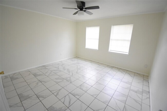 Building Photo - 6229 Clover Ridge St