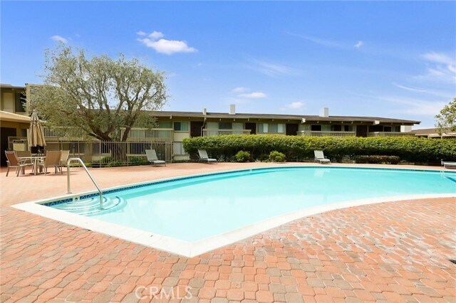 Building Photo - 6542 Ocean Crest Dr