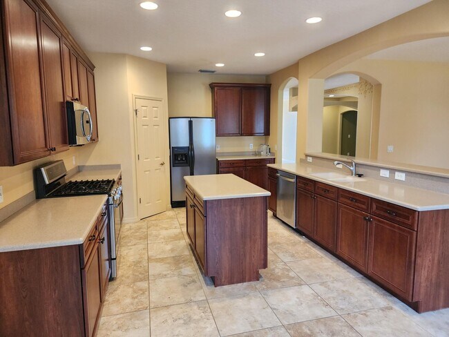 Building Photo - 3941 Orchard Dr