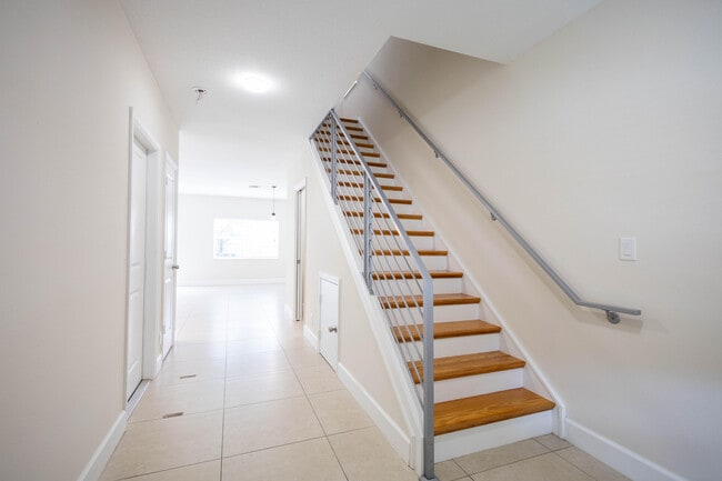 Building Photo - 12425 Westhampton Cir