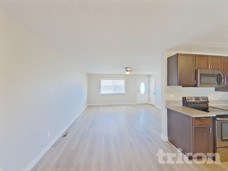 Building Photo - 1548 Glacier Dr