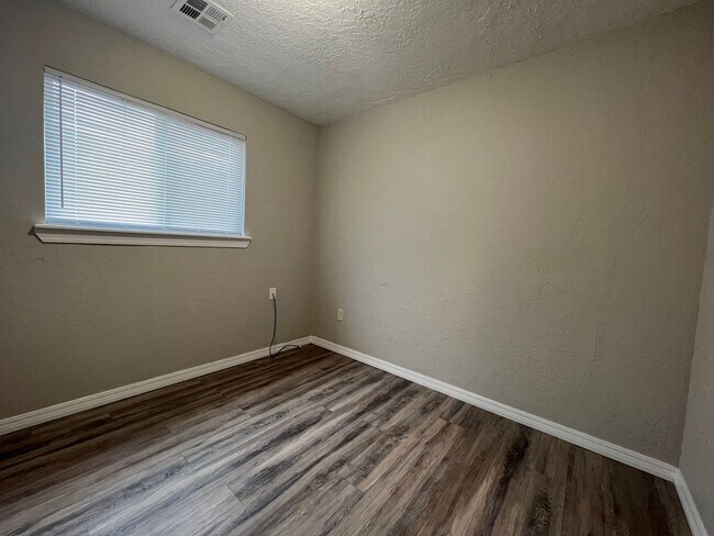 Building Photo - 439 NW 53rd St