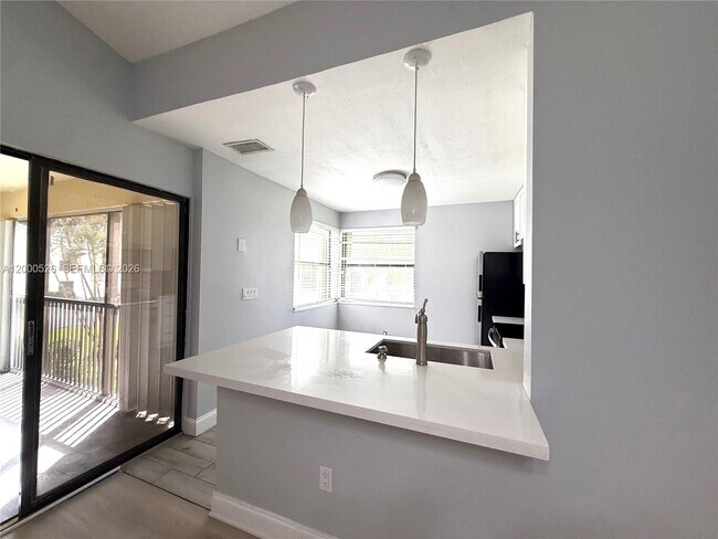 Building Photo - 802 Constitution Dr