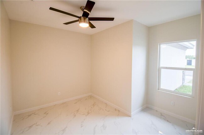 Building Photo - 15 S Livingston St