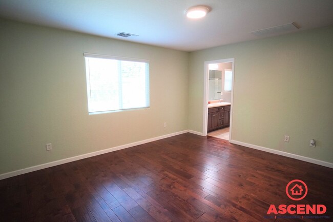 Building Photo - MOVE IN SPECIAL! $500 OFF FIRST MONTHS REN...