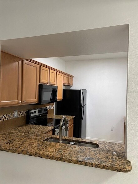 Building Photo - 6014 Portsdale Pl