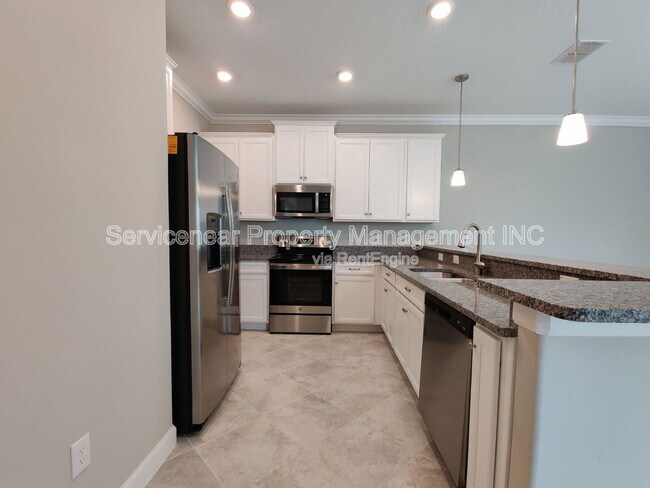 Building Photo - 23240 Willow Glen Way