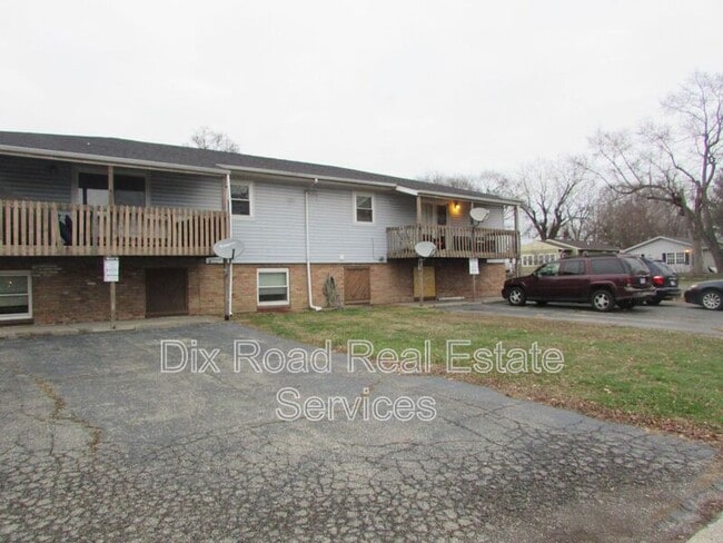 Building Photo - 2032 Sheffield St