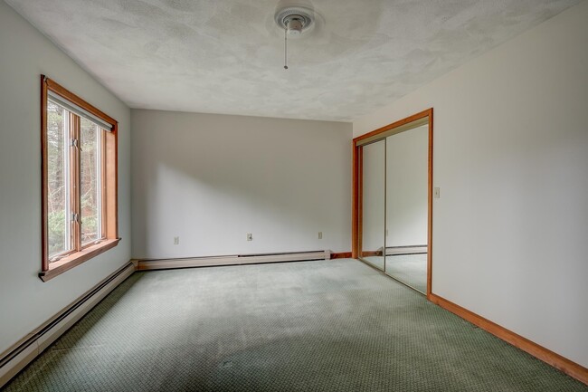 Building Photo - 57 Fawn Dr
