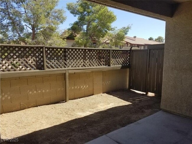 Building Photo - 6761 Holmby Ave