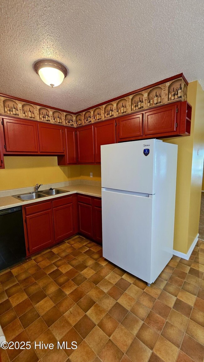 Building Photo - 709 Terrace Ct