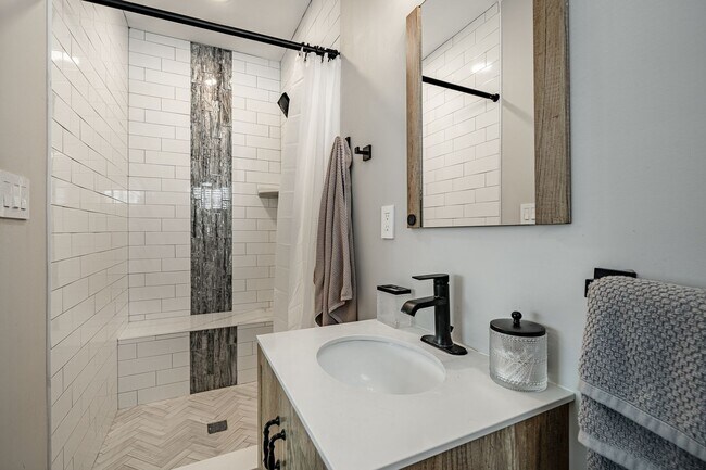 Building Photo - 5708 Park Blvd