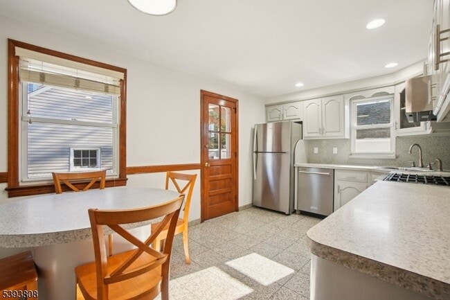 Building Photo - 1792 Mountain Ave