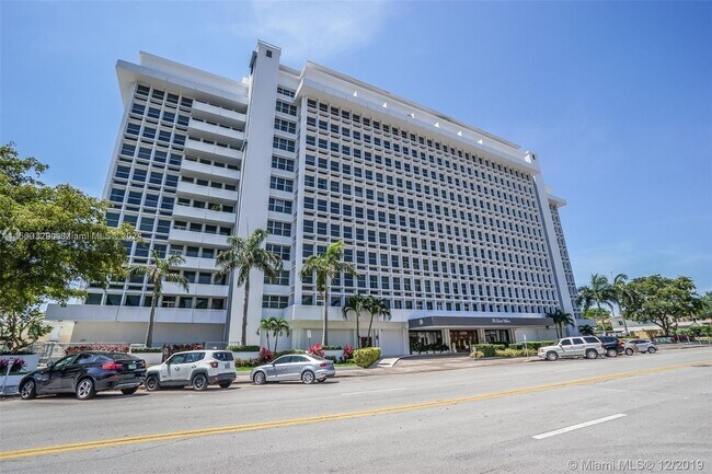 Primary Photo - 700 Biltmore Way
