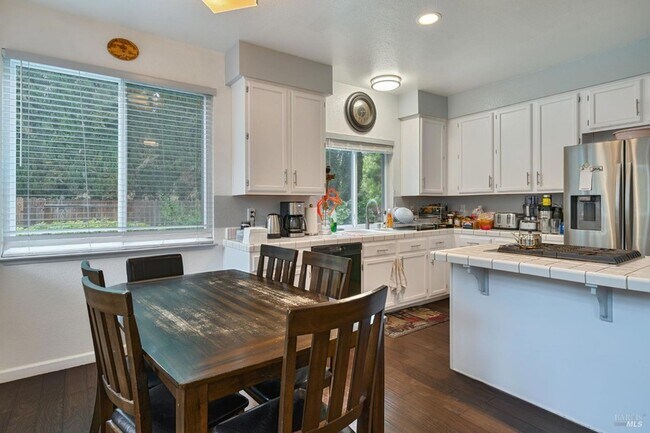 Building Photo - 3500 Crownridge Dr