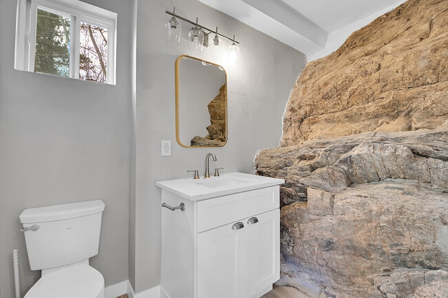 Building Photo - 45 Lodgepole Dr