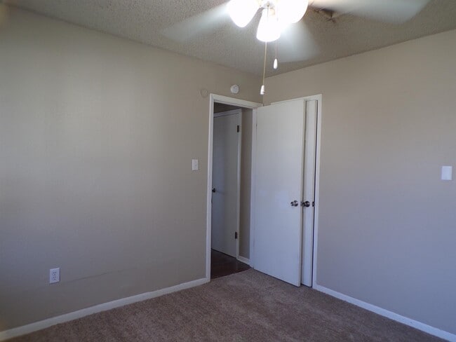 Building Photo - 313 Highland Dr