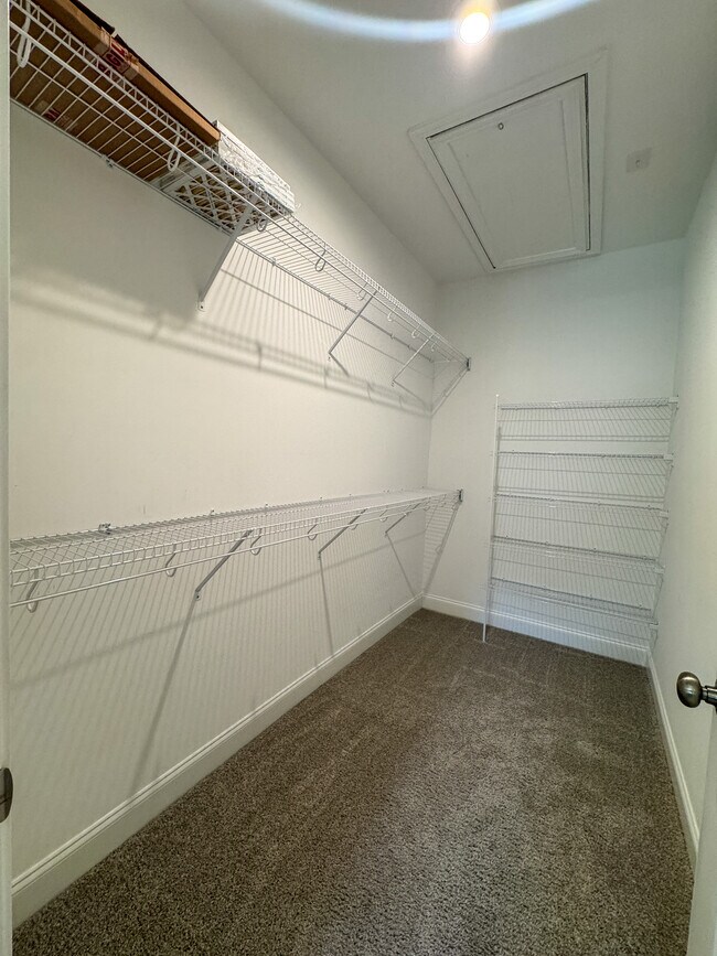 Building Photo - 2202 Rooster Spur Ct