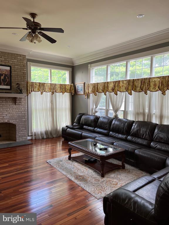 Building Photo - 3911 Arbor Crest Way