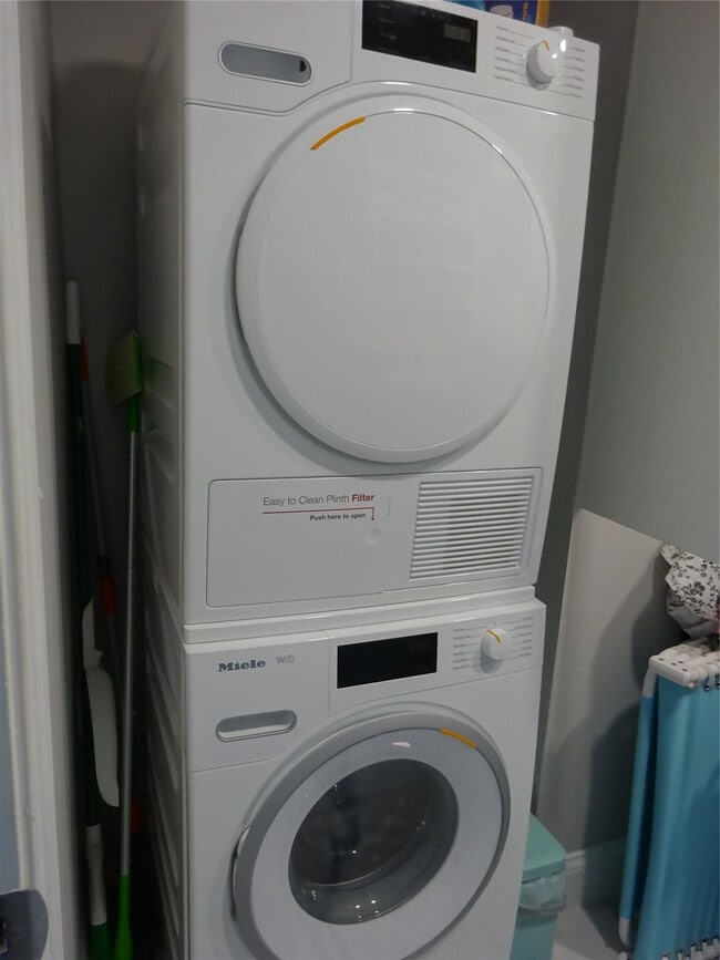 Building Photo - 8 Briny Ave