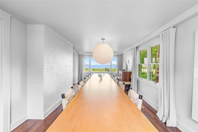 Building Photo - 5 Thorn Hedge Rd