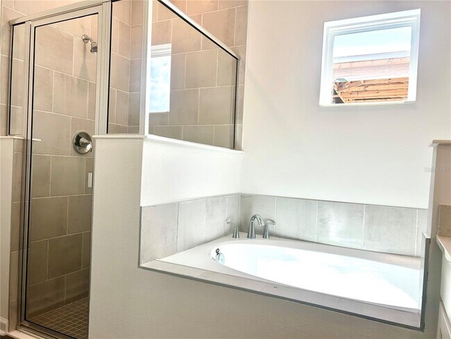 Building Photo - 4693 SW 83rd Lp