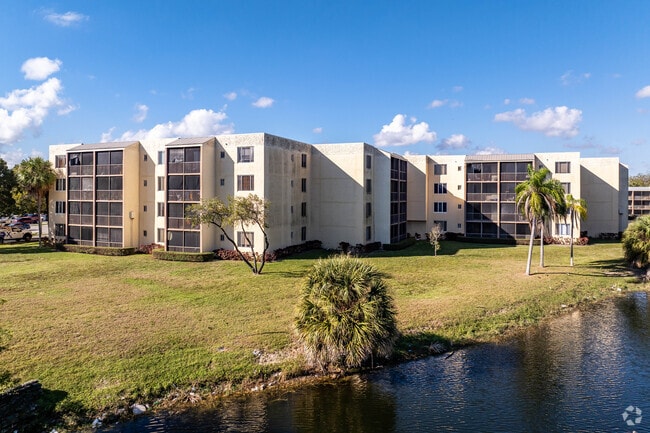 Building Photo - Somerset Grove