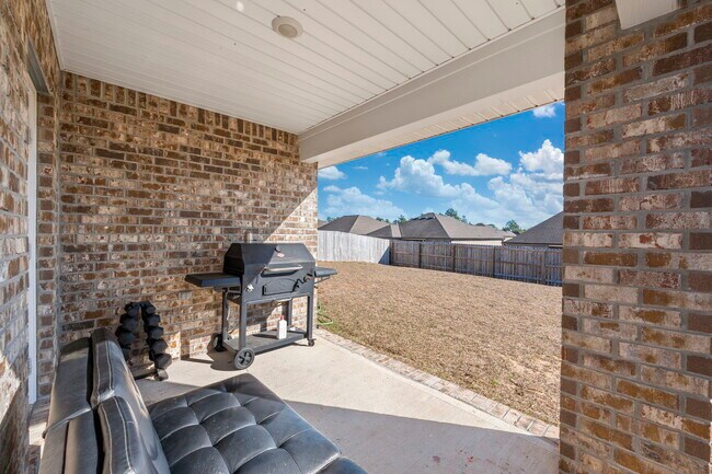 Building Photo - 4735 Airmen Dr