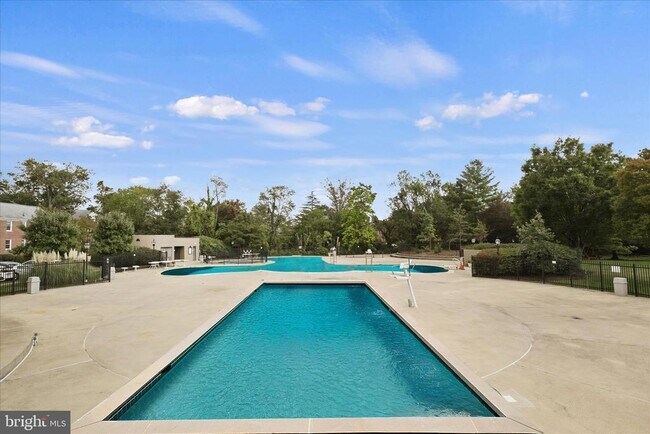 Building Photo - 6622 10th St