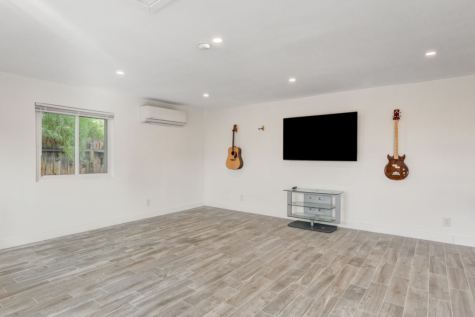 BACKYARD CASITA INSIDE - 1017 E Oakey Blvd