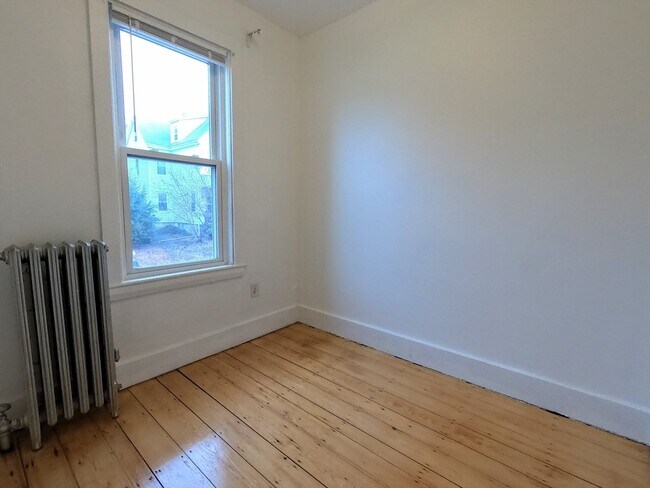 Building Photo - 90 Wenham St