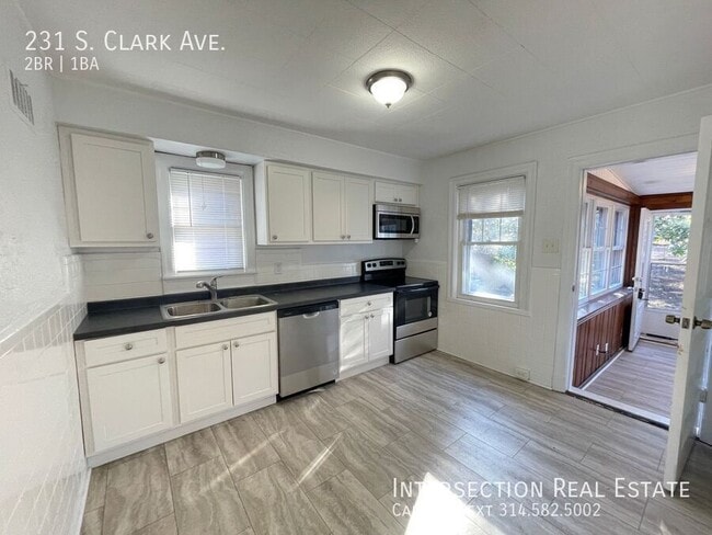 Building Photo - 231 S Clark Ave