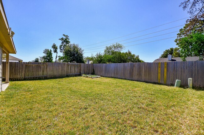 Building Photo - 22931 Berthoud Trl