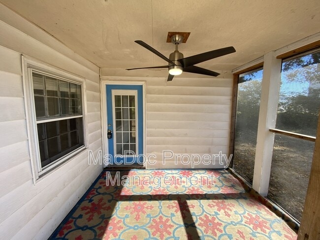 Primary Photo - 205 N Irving Ave