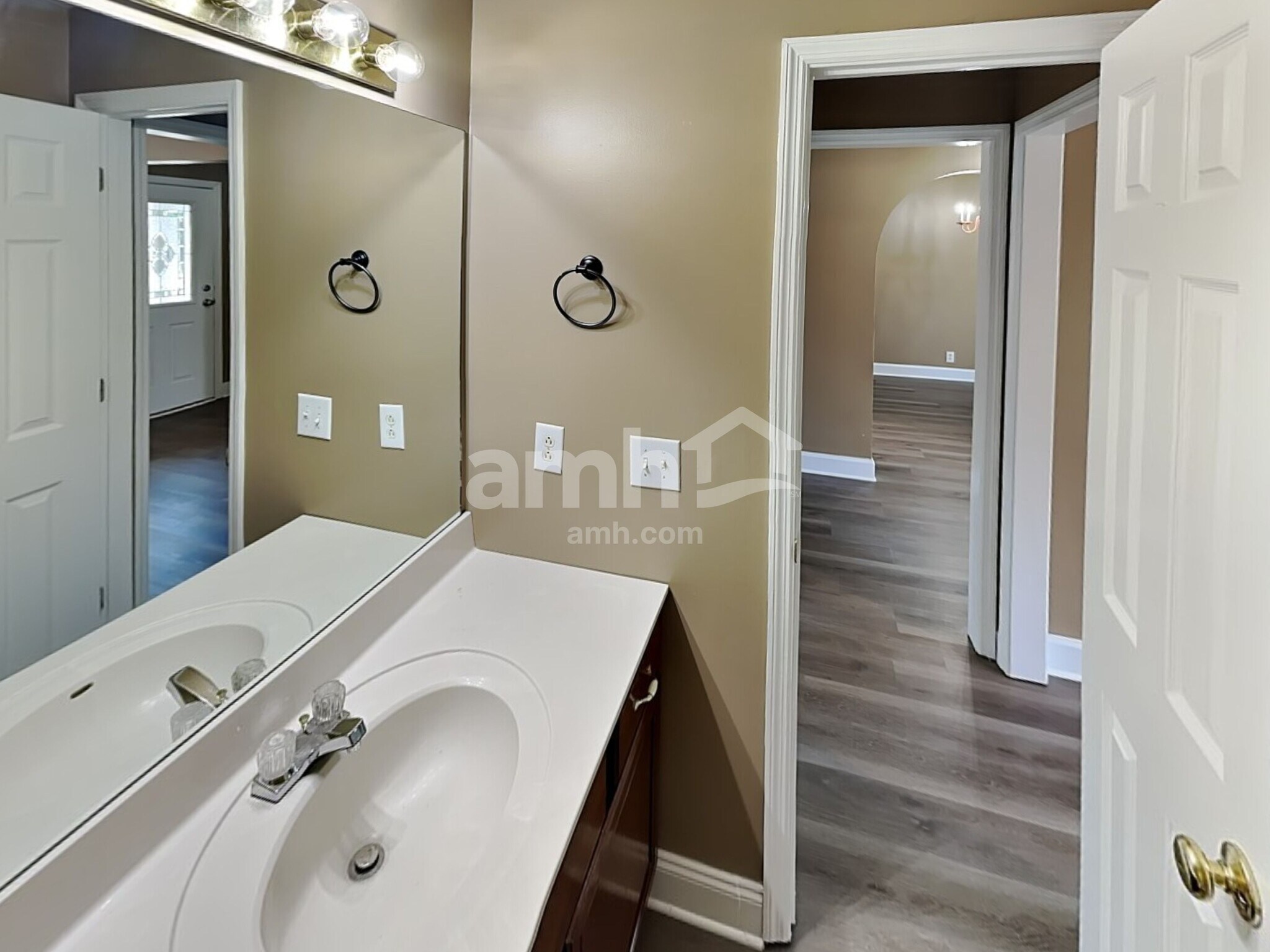 Building Photo - 705 Milbridge Ct