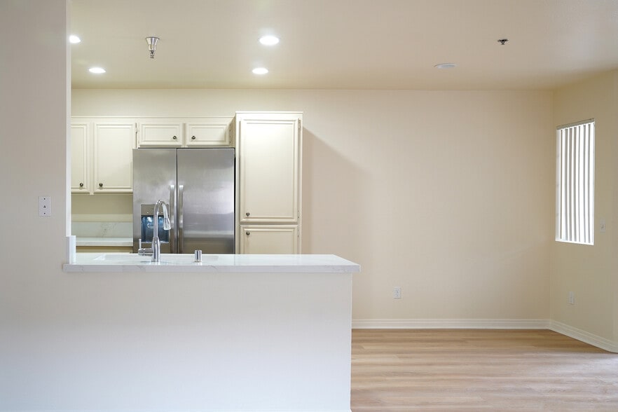 Building Photo - 17161 Alva Rd