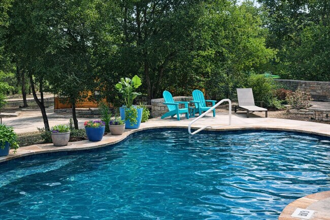 Building Photo - 299 Willow Springs Dr