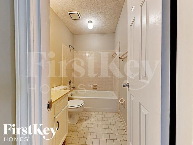 Building Photo - 5961 Wedgewood Cove