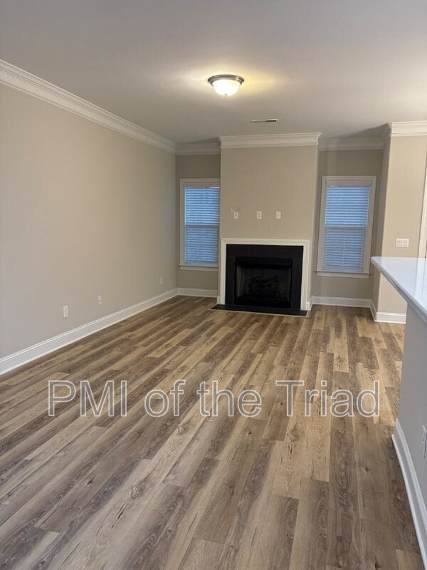 Building Photo - 1103 Chariot Square