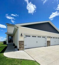 Building Photo - 3bd 3ba condo for rent!