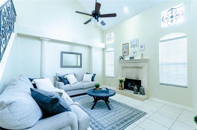 Building Photo - 4104 Hedgerow Dr