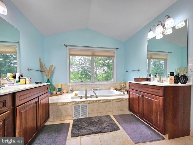 Building Photo - 3803 Aquia Dr