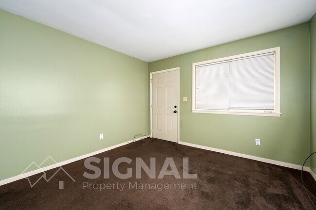 Building Photo - 1174 16th Ave Thomas