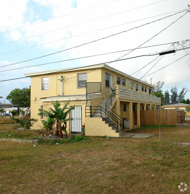 Building Photo - 1469 NW 2nd Ave