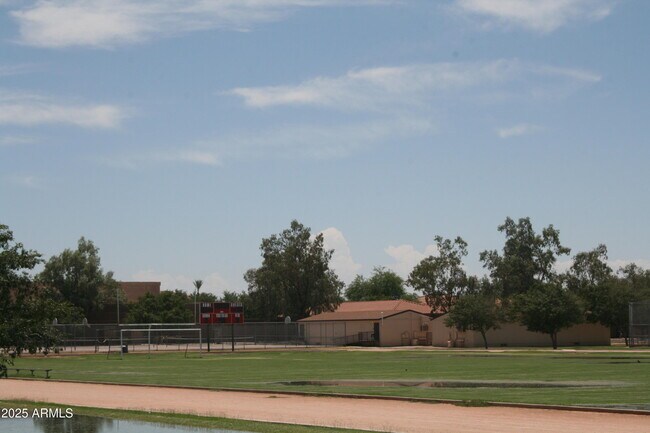 Building Photo - 2745 S Sean Dr