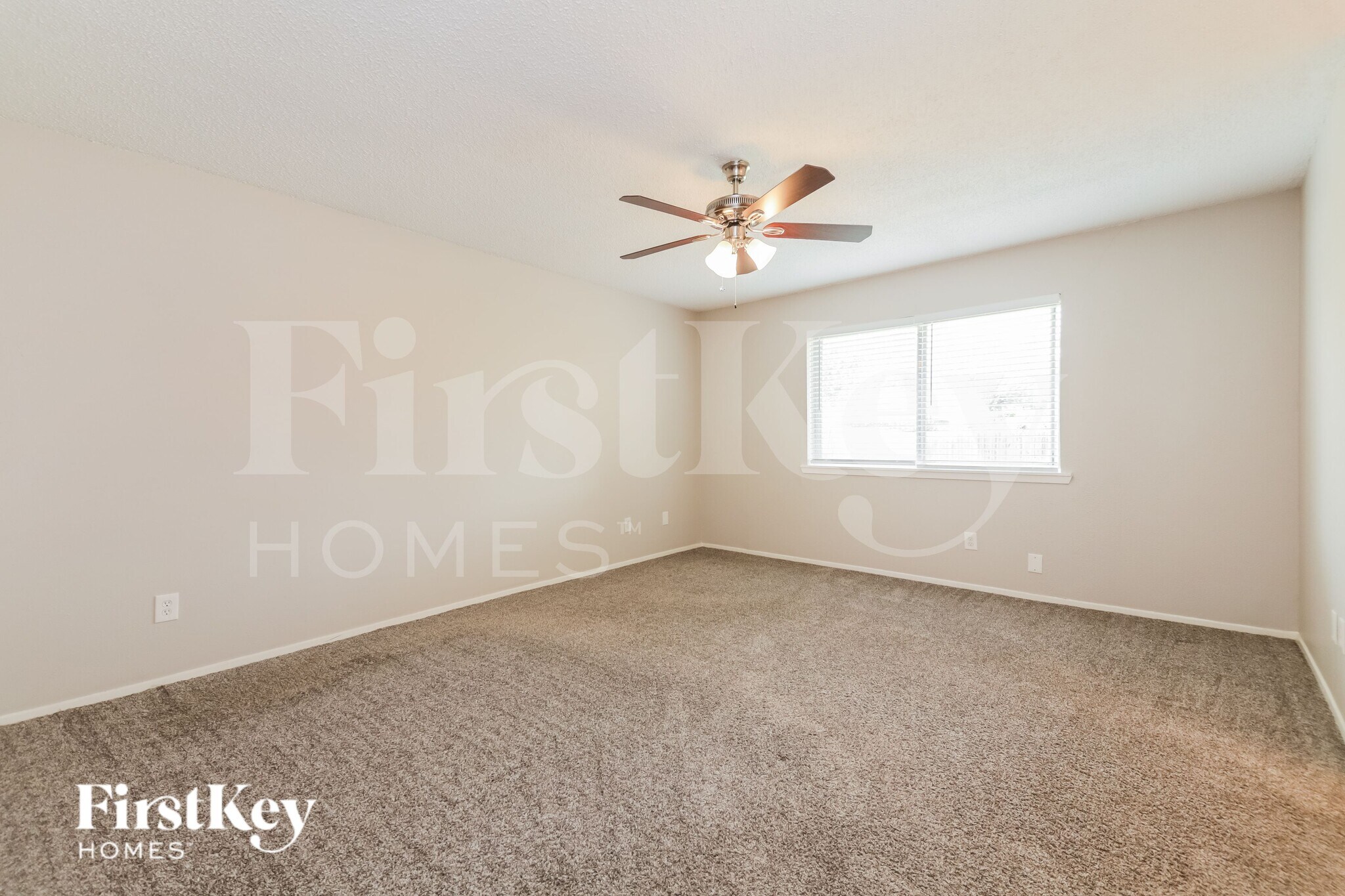 Building Photo - 8902 Deerwood Dr